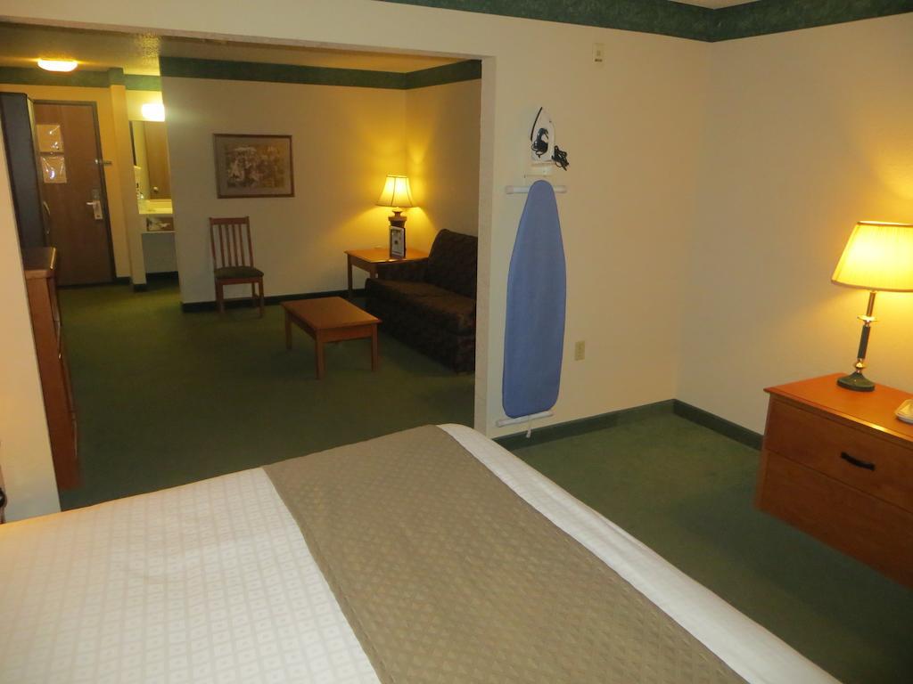 Americinn By Wyndham Manitowoc Buitenkant foto
