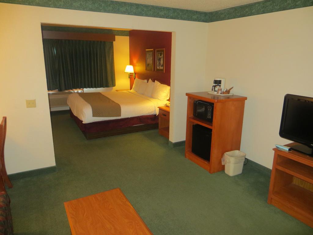 Americinn By Wyndham Manitowoc Buitenkant foto